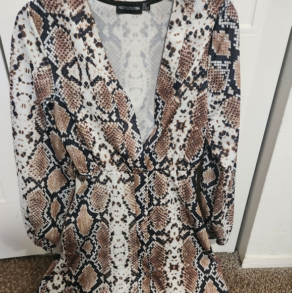 Pretty Little Thing - Picture 2 of 4